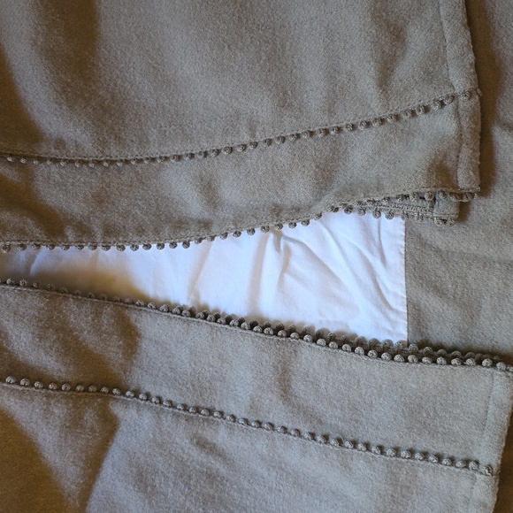 VGUC- Restoration Hardware Baby & Child Wool Gray Crib Skirt - Picture 13 of 13